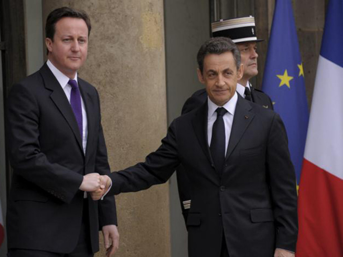 Sarkozy y Cameron llegaron a Libia para reunirse con los líderes de los sublevados contra Kaddafi