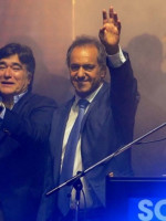 Scioli, en campaña, le dio lugar al balotaje sin decirlo