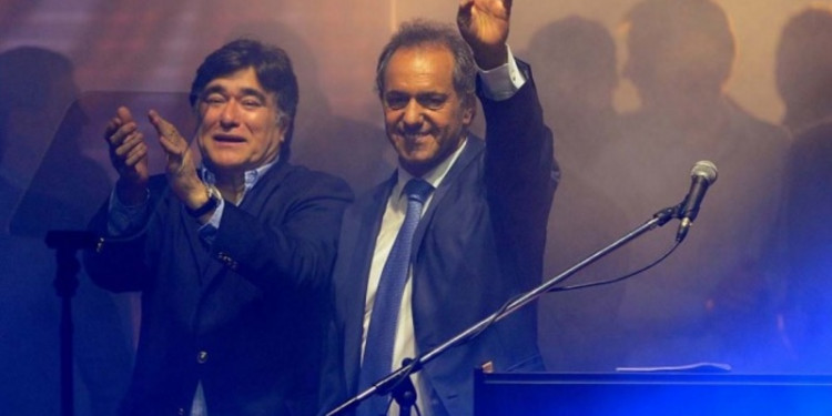 Scioli, en campaña, le dio lugar al balotaje sin decirlo