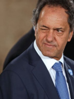 Scioli, embargado por 189 millones de pesos