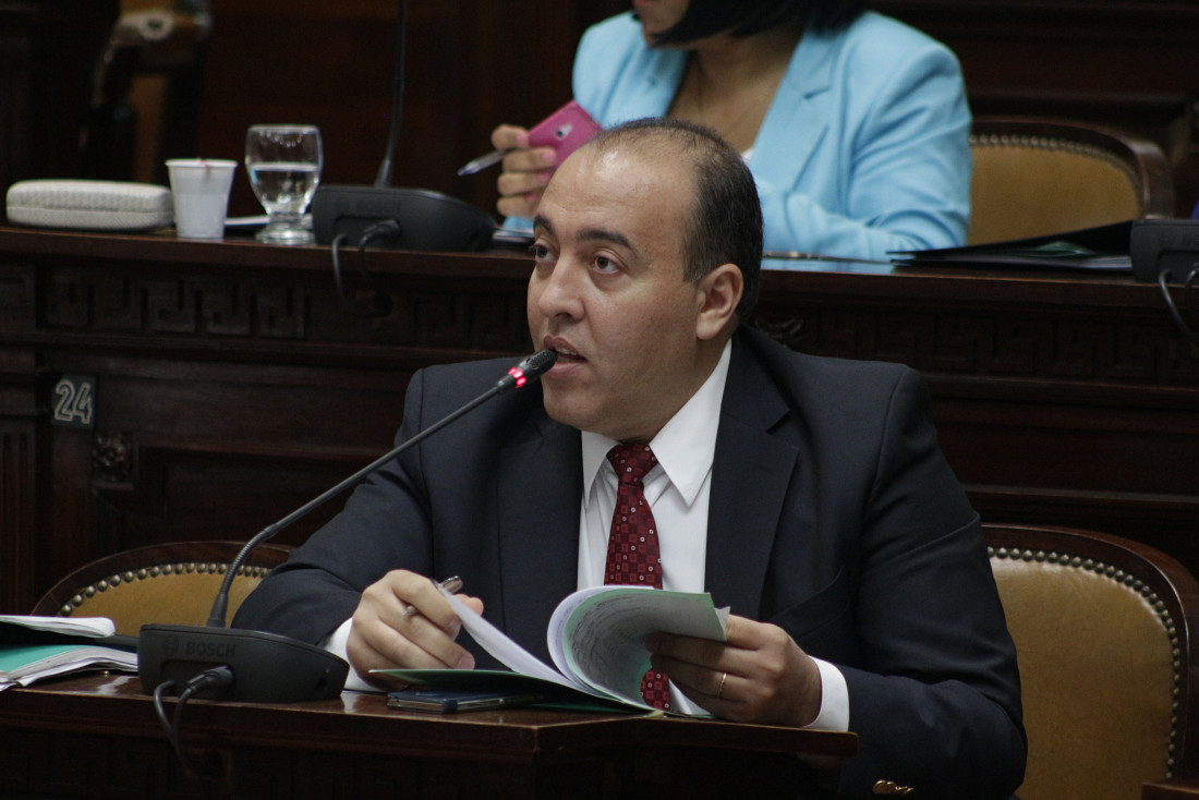 Un senador advirtió que Cornejo deberá excluírse de una posible reelección