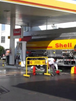 Shell baja sus combustibles un 2,7%