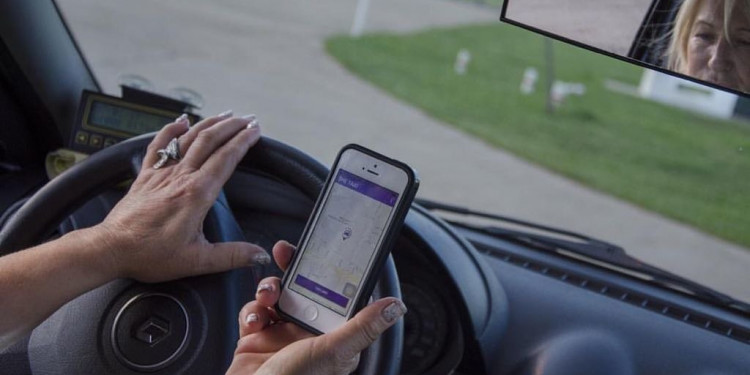 She taxi: la App que da a las mujeres una posibilidad laboral 
