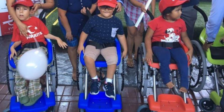 Inclusión: un argentino creó una silla de ruedas de bajo costo