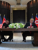 Kim Jong Un se compromete a una "desnuclearización completa"