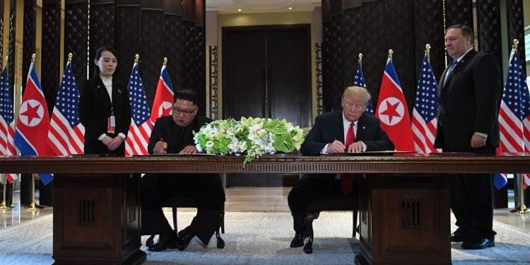 Kim Jong Un se compromete a una "desnuclearización completa"