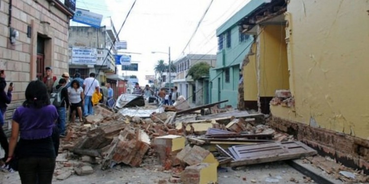 Cuatro muertos y 68 heridos tras un sismo en Perú