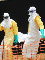 Una muerte por ébola a un día de declarar el fin de la epidemia