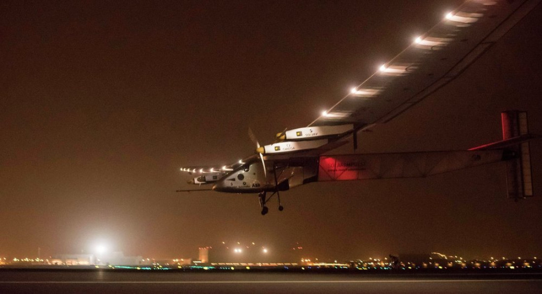 El avión Solar Impulse II completó su vuelta al mundo