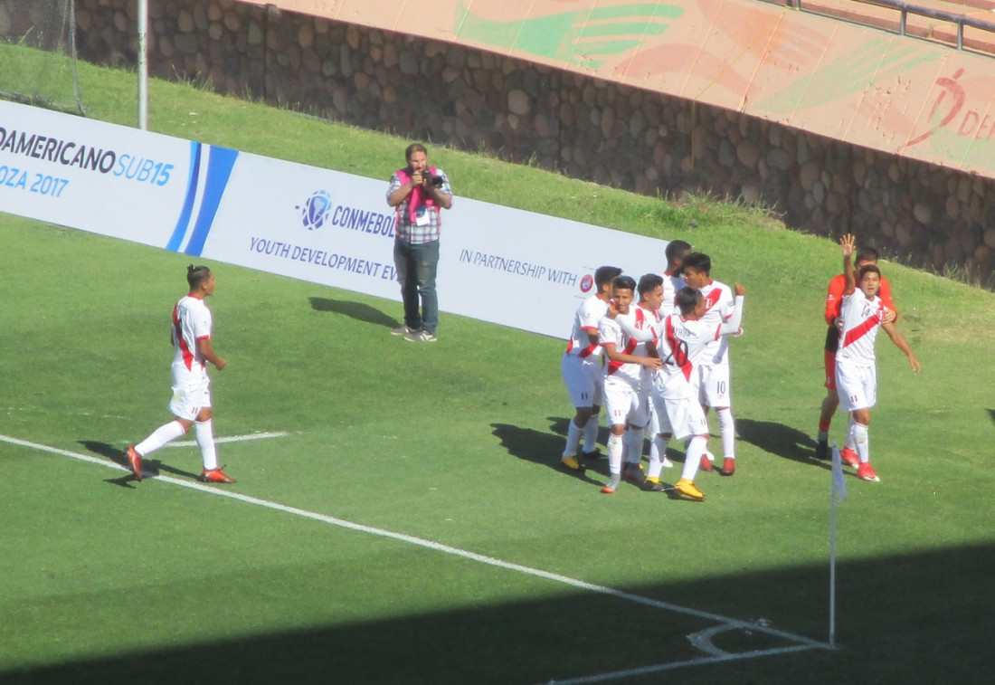 Perú no perdonó y goleó a Bolivia