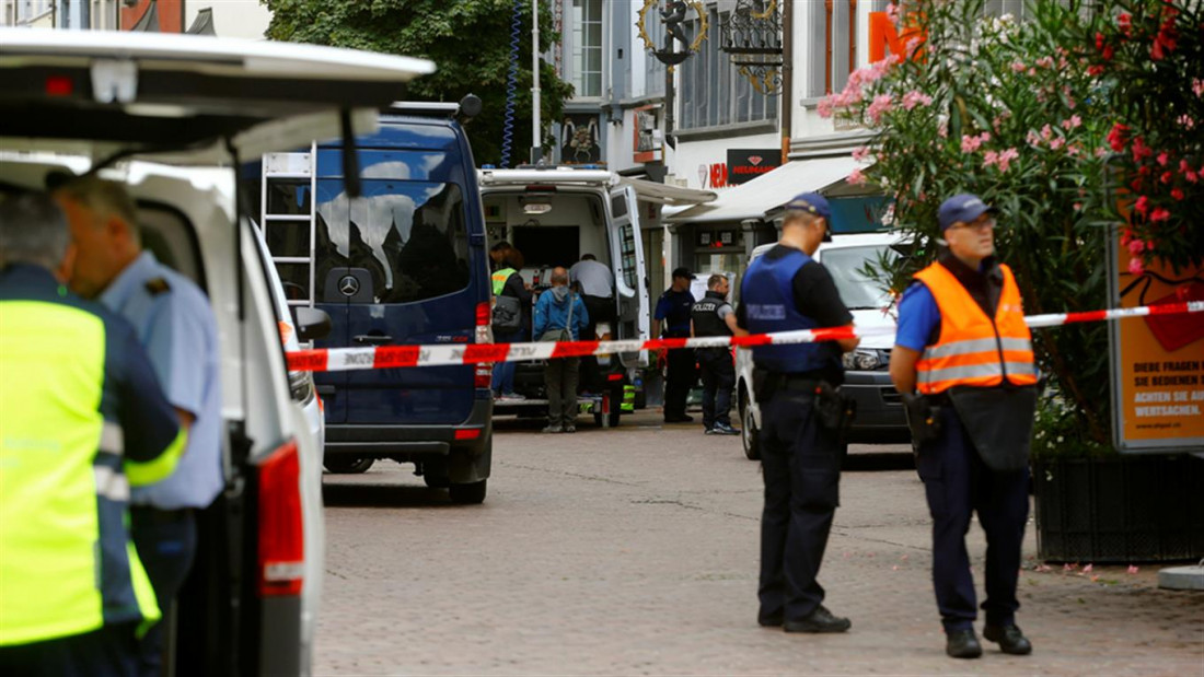 Ataque en Suiza: un hombre con una motosierra hirió a cinco personas en la calle