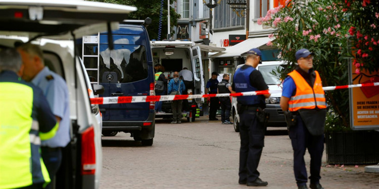 Ataque en Suiza: un hombre con una motosierra hirió a cinco personas en la calle