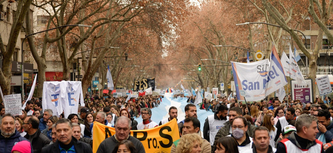 Las causas de la escalada de tensión gremial y los desafíos que afronta la gestión de Suarez