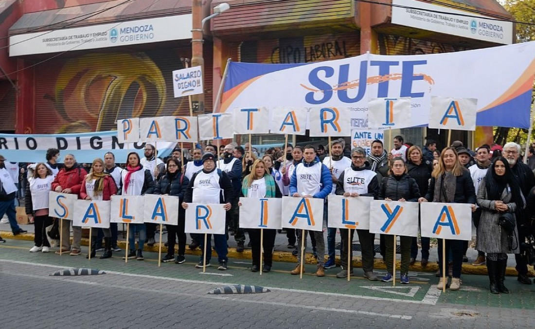 Queja del SUTE porque la DGE prohibió la realización de asambleas gremiales en horarios de clases