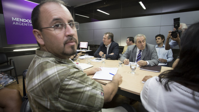 imagen Cornejo podría aumentar el sueldo a los docentes luego de las elecciones