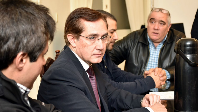 imagen Tanús dice que empleados legislativos podrían cobrar hoy