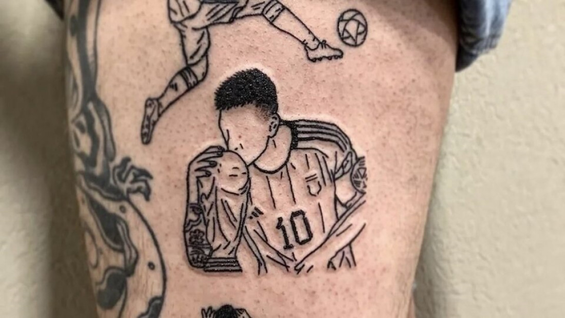 Furor por los tatuajes: "Messi besando la copa, las estrellitas y los guantes de Dibu son los más elegidos"