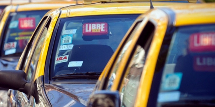 Nace Taxilink, la aplicación local para competir con Uber