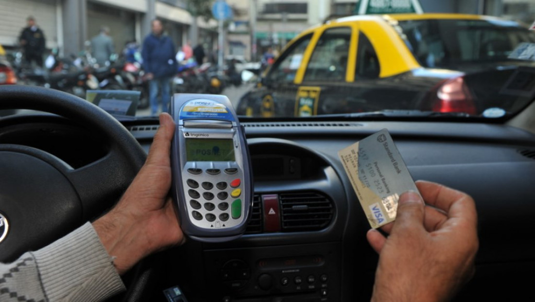 Los taxis de la provincia recibirán tarjetas de débito y crédito