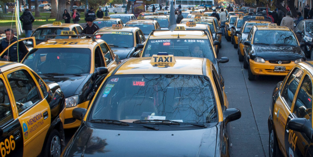 Nuevo round de la disputa entre Uber y los taxistas