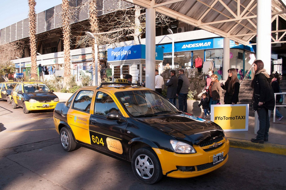 Se viene el debate para aumentar la tarifa de taxis