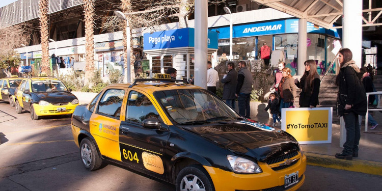 Se viene el debate para aumentar la tarifa de taxis