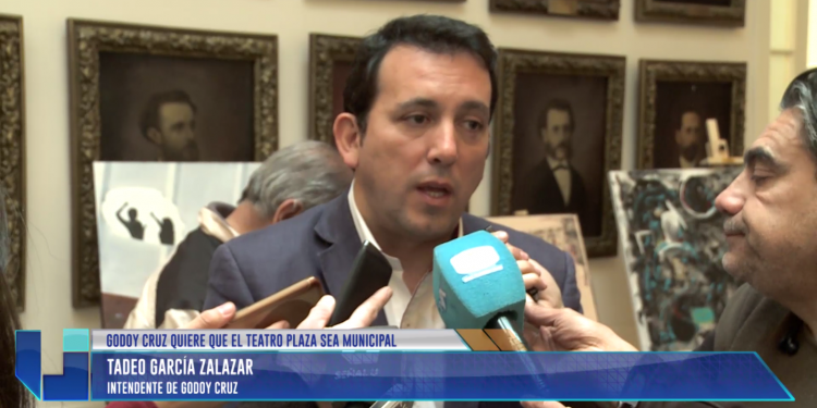 Godoy Cruz quiere que el Teatro Plaza sea municipal