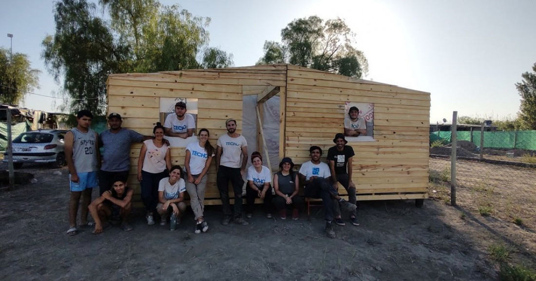 La organización Techo ya concretó las primeras ocho viviendas sociales en Mendoza 