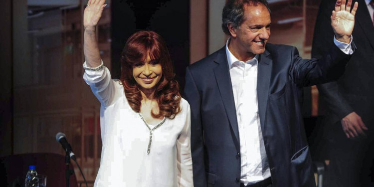 CFK apareció y dijo haber sufrido una "campaña cloaca"
