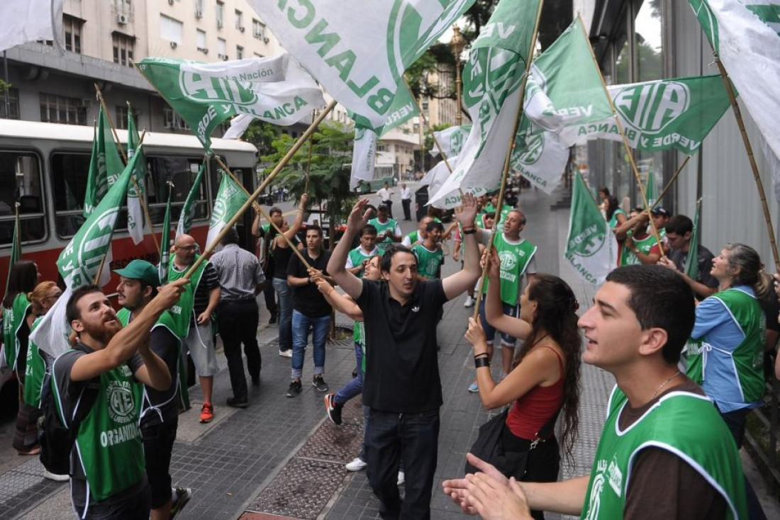 ATE convocó al primer paro nacional a Macri