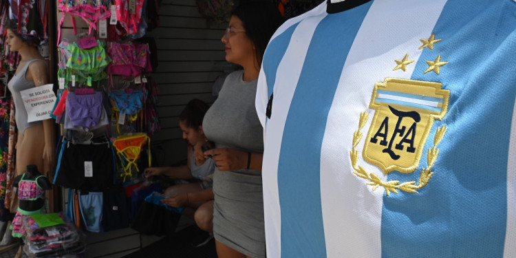 Conseguir la tercera estrella en el escudo de AFA: desde fibrones a tutoriales para bordarla en casa
