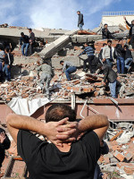 Ya son 366 los muertos y miles los damnificados por el sismo en Turquía