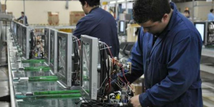 La Industria Electrónica Fueguina sigue cuesta bajo.