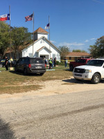 Y sigue el horror: al menos 26 muertos tras un tiroteo en una iglesia de Texas