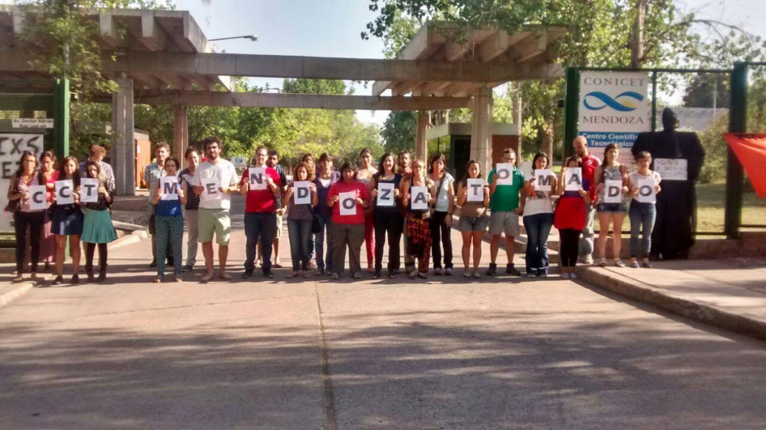 Toma pacífica del Conicet Mendoza