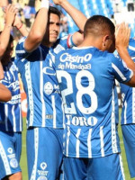 El Tomba ganó y se prendió arriba