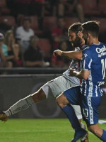 Colón derrotó al Tomba