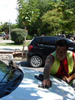 Parque San Martín: sólo se podrá estacionar en lugares "permitidos"