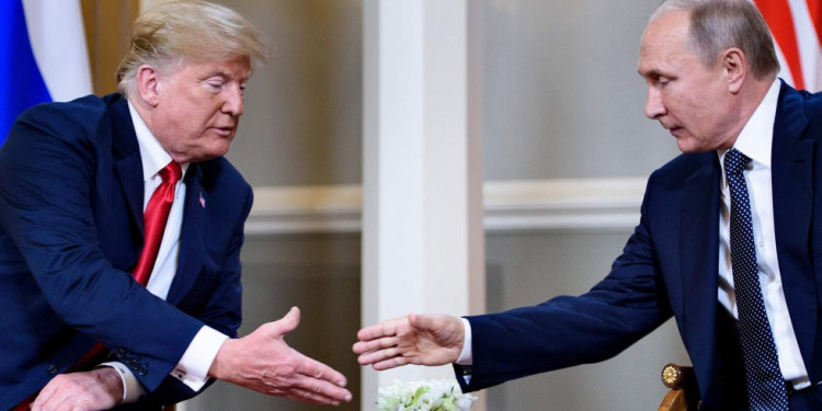 Primera reunión bilateral entre Trump y Putin