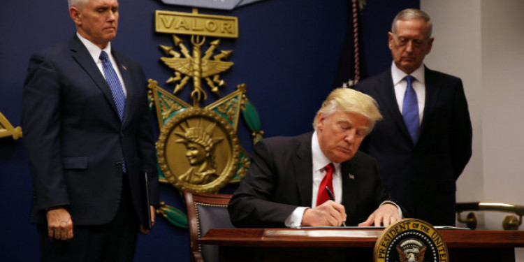 Trump firma una nueva orden migratoria: veta a seis países musulmanes