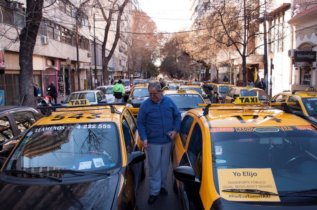 Audiencia: la bajada de bandera de los taxis rondaría los $ 29