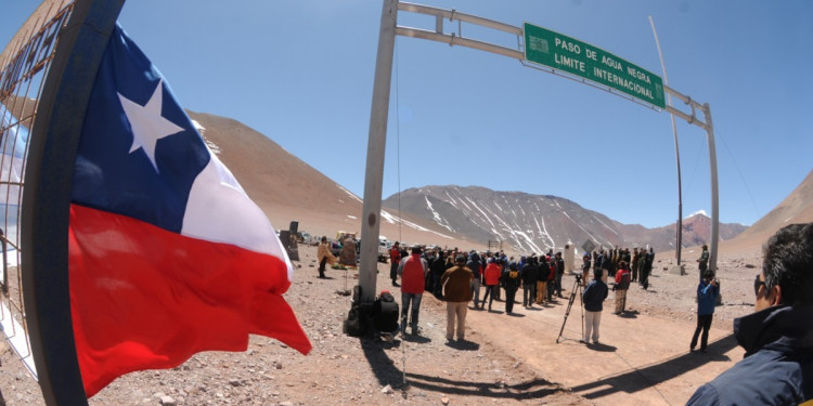 Cruzar a Chile: dos alternativas al Cristo Redentor