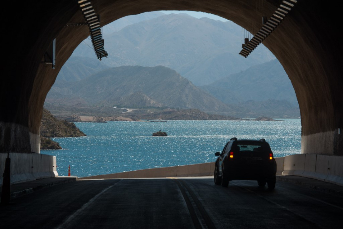 Hoy cortarán la cinta del túnel Cacheuta-Potrerillos