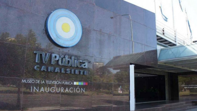 imagen "Abrazo solidario" a los medios públicos