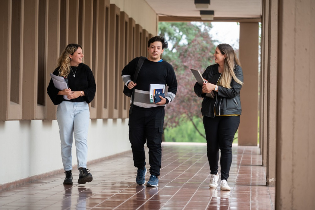 Radiografía de estudiantes de la UNCUYO: más del 60 % es primera generación en llegar a la universidad