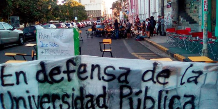 Docentes universitarios: "Estamos esperando que se abran las paritarias" 