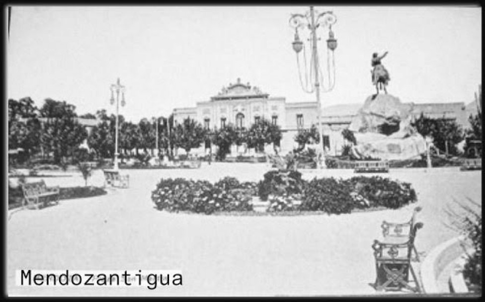 imagen La historia urbana de Mendoza en imágenes