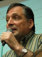 El periodista Washington Uranga habló sobre religión y sociedad.
