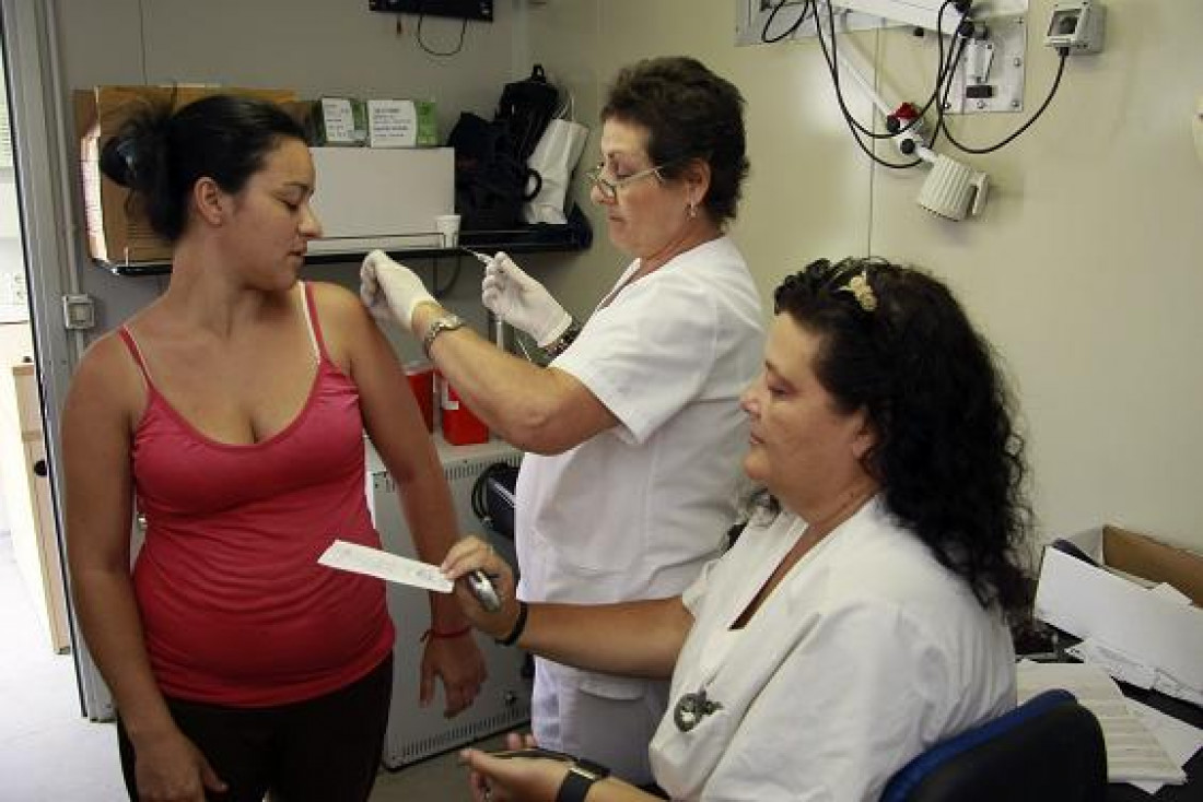 Sigue en marcha la campaña de vacunación para embarazadas contra la tos convulsa, difteria y tétano