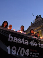 Multitudinaria "Marcha de las velas" contra el tarifazo